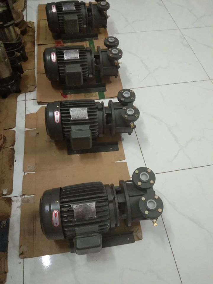 may bom hut chan khong nuoc 